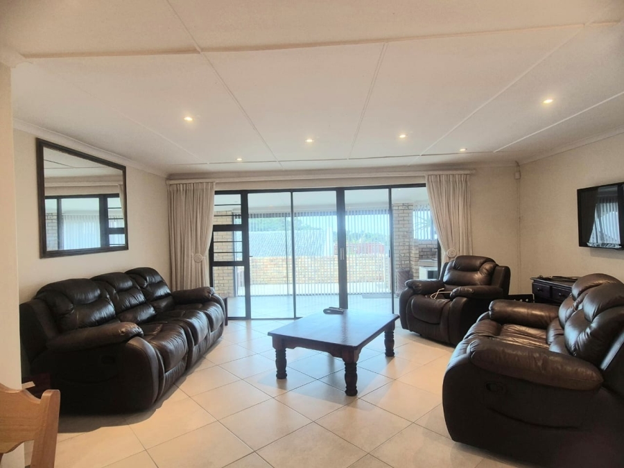 4 Bedroom Property for Sale in Cintsa West Eastern Cape